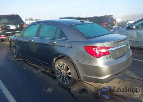 2013 Chrysler 200 Limited z USA, uszkodzony, nr VIN 1C3CCBCG5DN526193